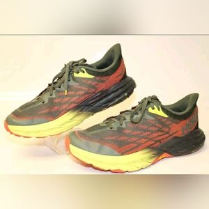 Hoka One One Speedgoat 5 Sneakers Running Tennis Shoes Men 10.5 D or Women 12